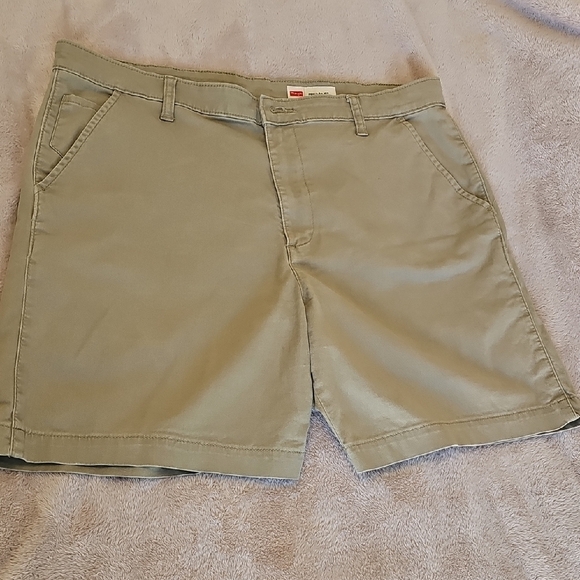Wrangler Men's Khaki Shorts Size 36 - Picture 1 of 12